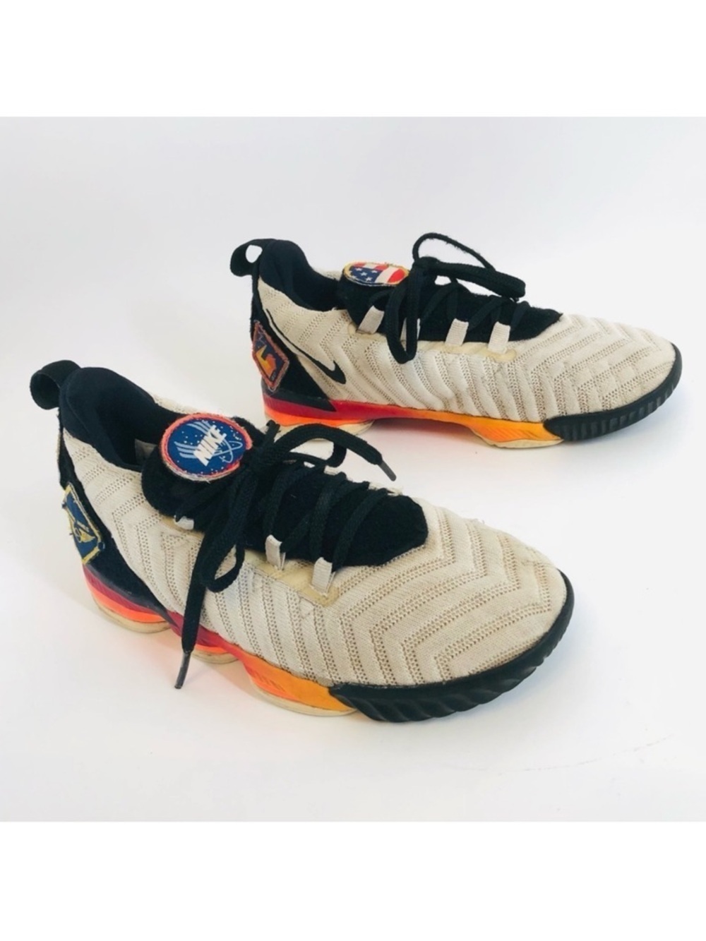 Nike LeBron 16 GS 'Space Travel’ Kid’s Sneaker